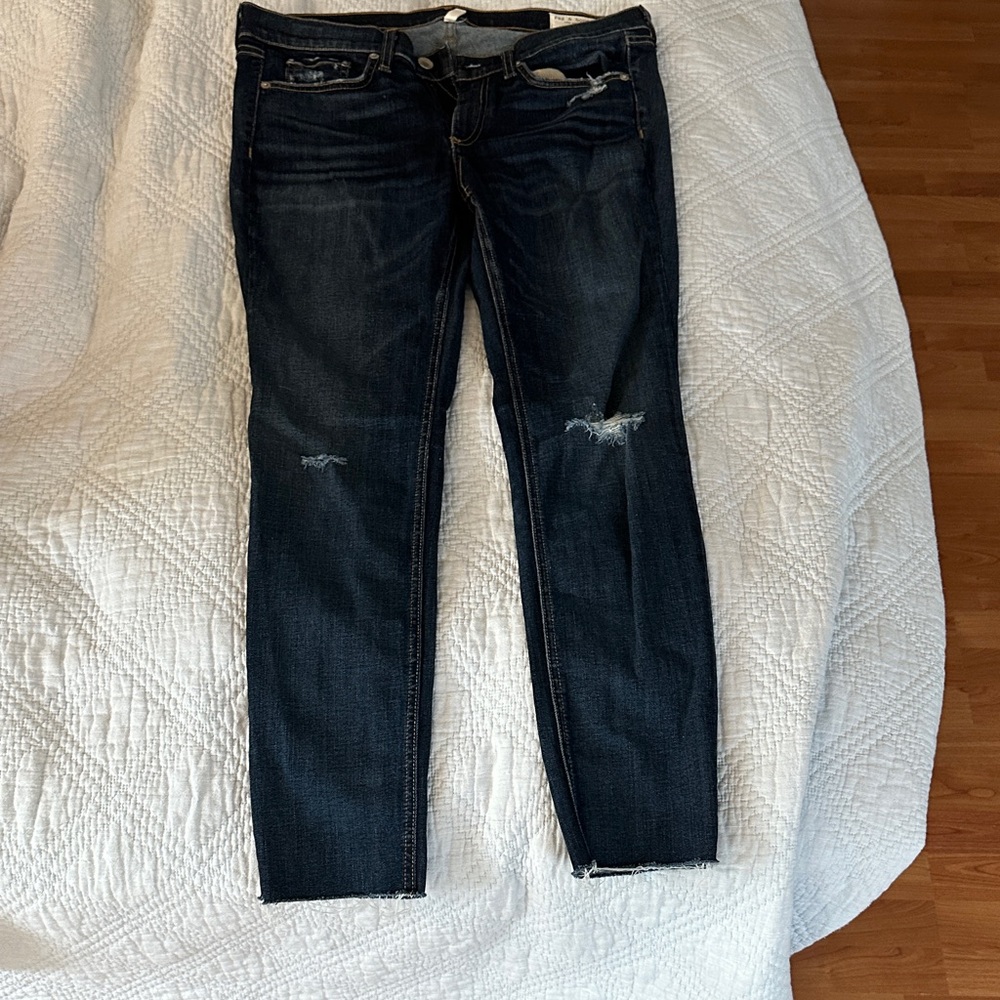Rag and Bone Dark Wash Distressed Women’s Skinny Jeans Sz 29